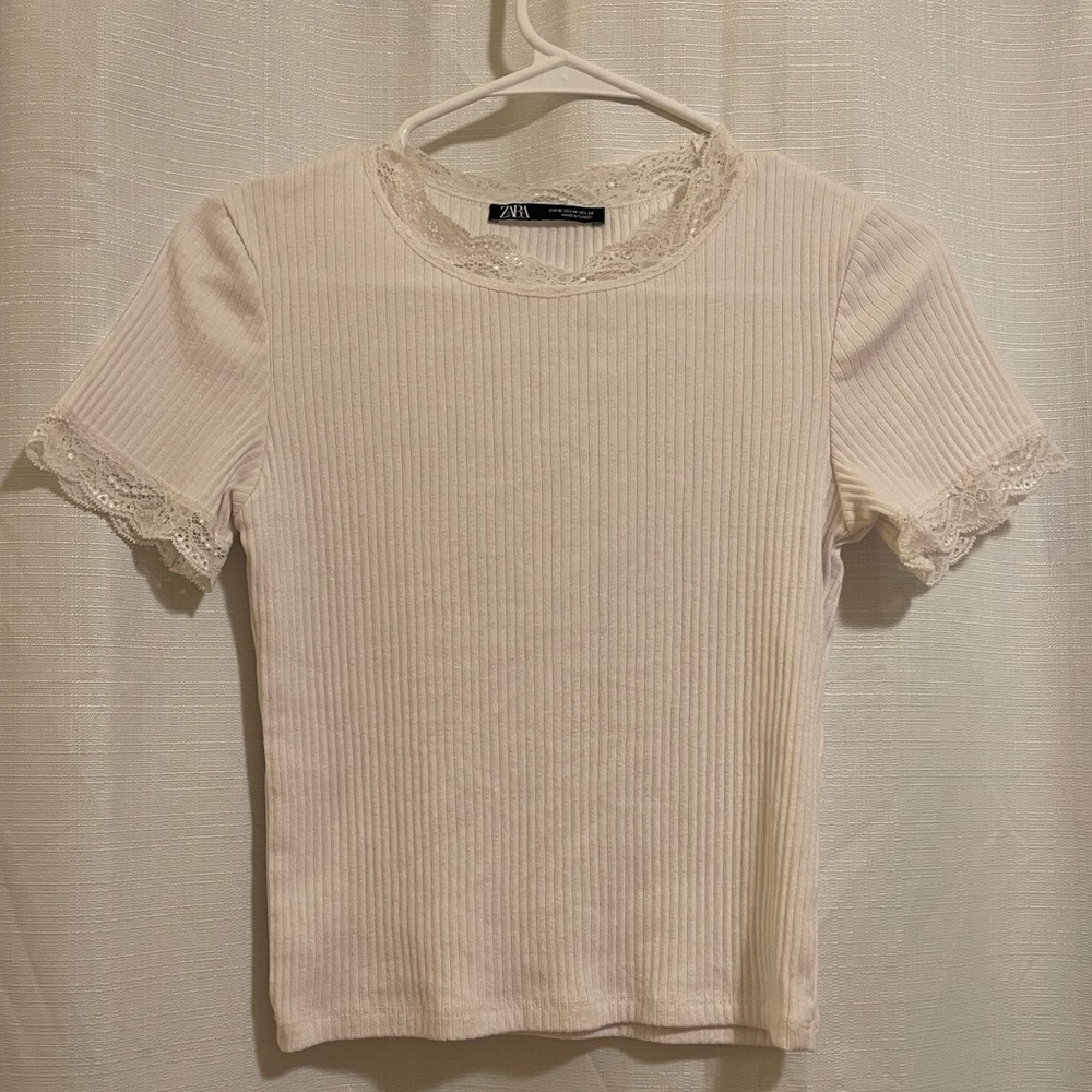 ZARA Women’s Ribbed White Short Sleeve with Lace Trimmings